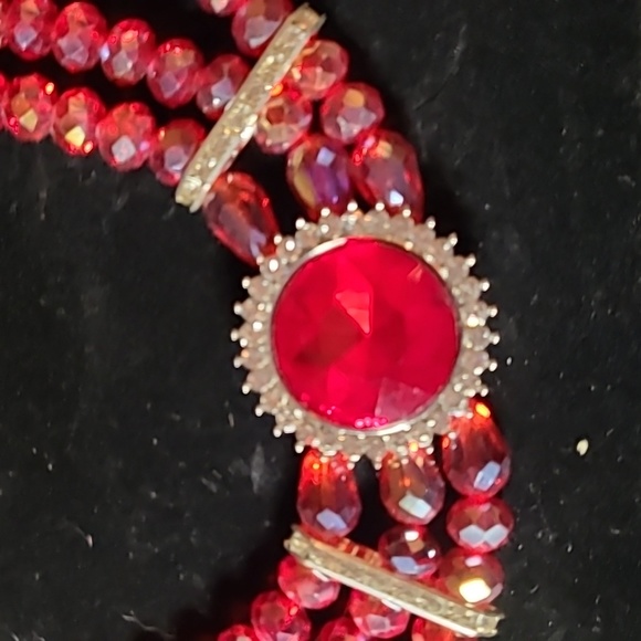 Neckless - Picture 3 of 3